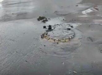 Sem solução da Caer: moradores do Cinturão Verde estão há meses com esgoto estourado; água suja traz riscos de doenças