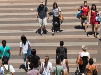 Expectativa de vida do brasileiro em 2023 chegou a 76 anos