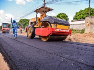 Infraestrutura: ruas do bairro Caranã recebem obras de drenagem, recapeamento e urbanização