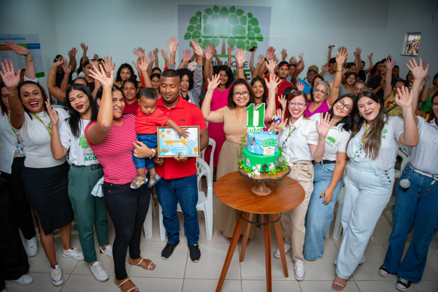 Bebê de 11 meses ganha título de prefeito durante comemoração de aniversário do programa Família que Acolhe, em Boa Vista