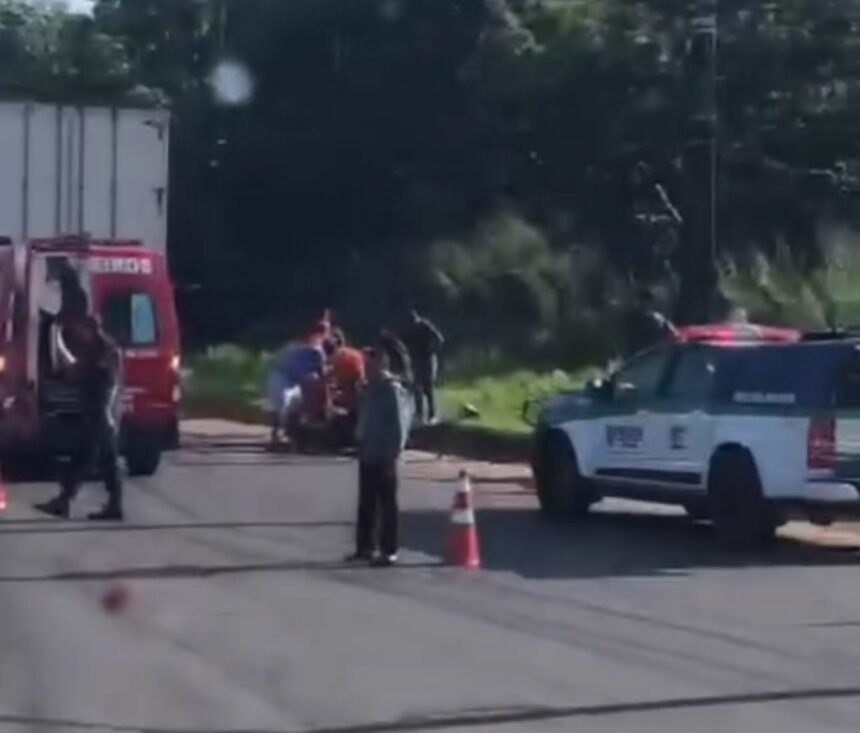 Mulher tem perna amputada após ficar presa em eixo de caminhão na zona Oeste de Boa Vista