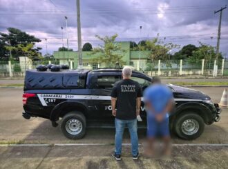 Marido é preso acusado de socar e enforcar mulher em Caracaraí