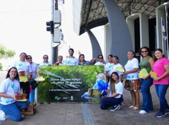 Distribuição de mudas de planta e entrega de panfletos informativos marcam Dia Nacional do Idoso em Boa Vista