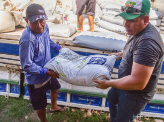 Prefeitura de Boa Vista inicia entrega de mais de 40 toneladas de fertilizantes em comunidades indígenas da capital