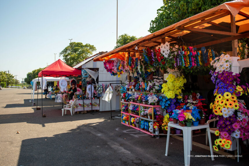 Cemitério é preparado para visitação no Dia de Finados em Boa Vista