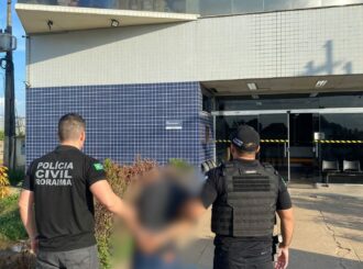 Jovem é preso suspeito de participar de vários roubos de casas e carros em Boa Vista