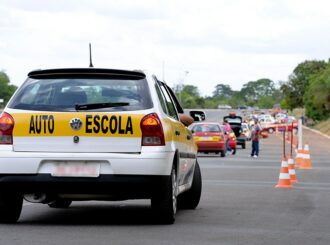 Senado: Projeto de Lei prevê aulas de direção com veículos elétricos