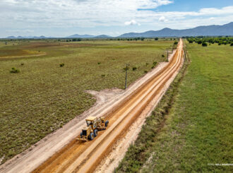 Vicinal BVA-273 recebe obras de infraestrutura que vão beneficiar produtores e o turismo em Boa Vista