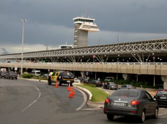 Passageiros relatam cheiro de combustível em aeronave e voo para Boa Vista é cancelado