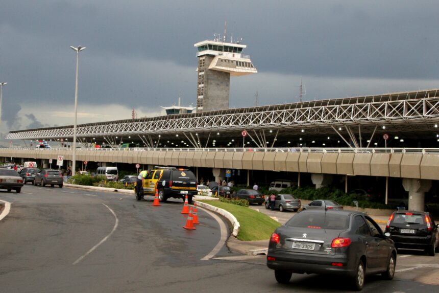 Passageiros relatam cheiro de combustível em aeronave e voo para Boa Vista é cancelado