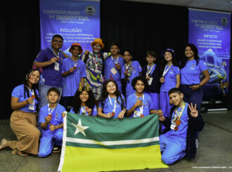 Equipe roraimense apresenta projeto inovador com foco na preservação ambiental durante torneio de robótica no Amazonas