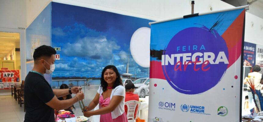 Feira comercializa produtos feitos por migrantes e refugiados em Boa Vista