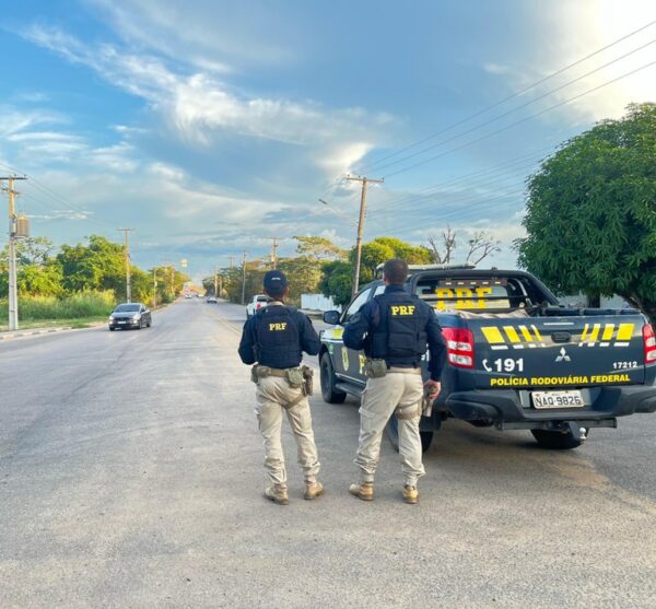 NA BR-401: homem é preso por facilitar entrada ilegal de imigrantes cubanos no Brasil