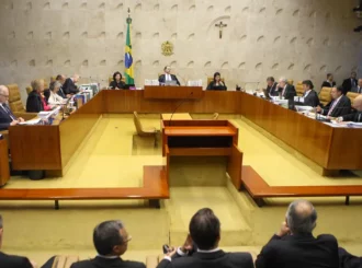 Maioria do STF vota por manter símbolos religiosos em órgãos públicos