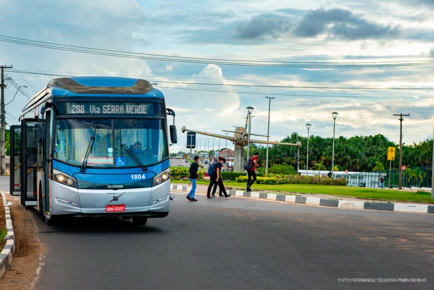 Inscritos no Enem 2024 terão passe livre nos transportes coletivos na capital