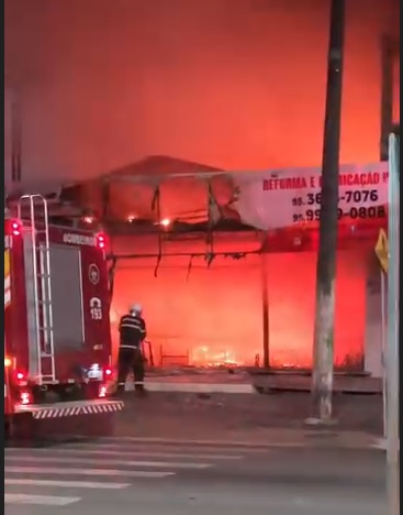 Incêndio destrói loja de estofados em Boa Vista