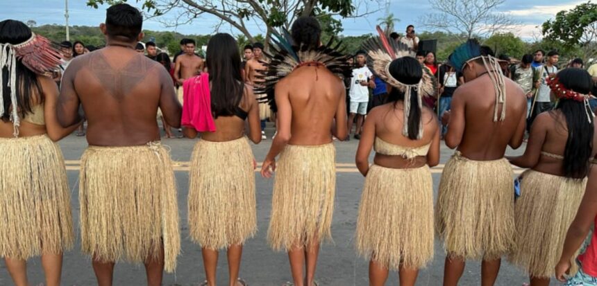 Indígenas bloqueiam trechos de rodovias em Roraima contra Marco Temporal e PEC 48