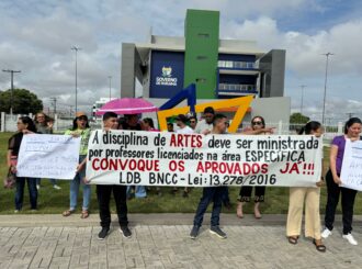 Professores aprovados no concurso de Secretaria de Educação se manifestam nesta quarta-feira, 18, para cobrar convocação