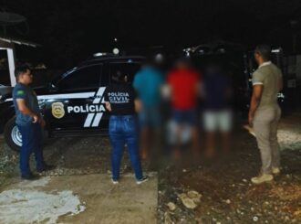 Trio suspeito de envolvimento com facções criminosas é preso com drogas em Alto Alegre