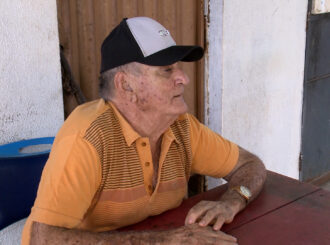 Idoso tem cirurgia cancelada quatro vezes e alega estar cego