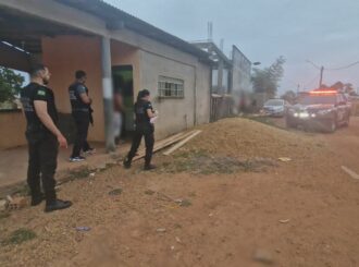 Homem suspeito de facilitar invasão e roubo de residência no bairro Caçari é preso pela Polícia