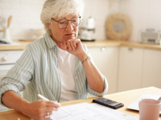 Fraudes no INSS: Serasa dá dicas a aposentados para se proteger contra golpes