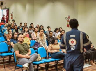Cuidadores da educação de Boa Vista passam por treinamento para atendimento de primeiros socorros