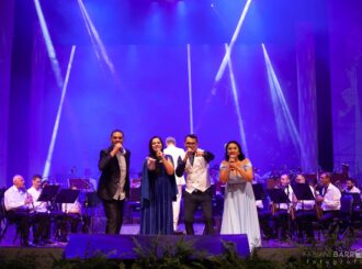 ‘Minha História com o Rei’: espetáculo no Teatro Municipal vai homenagear mães com músicas de Roberto Carlos