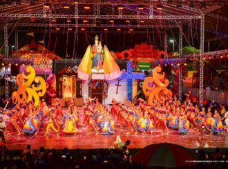 Quadrilhas levam brilho e emoção na primeira noite de concurso