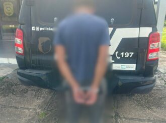 Homem é preso acusado de estuprar a própria enteada