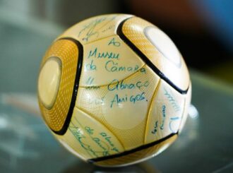 Moraes vota por condenar acusado de furtar bola autografada por Neymar