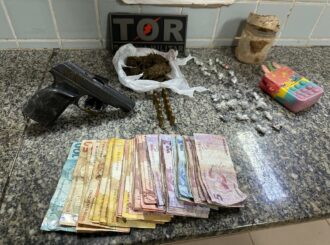 Operação desarticula ponto de tráfico e encontra drogas e dinheiro enterrados em terreno na zona Oeste de Boa Vista