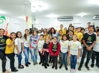 Coral Artcanto celebra 24 anos com espetáculo que resgata memórias musicais