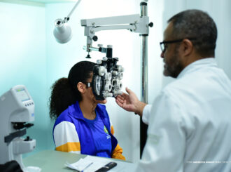 Bem-Te-Vi 2025: alunos da rede municipal de Boa Vista passam por consultas oftalmológicas e escolhem armações em nova etapa do projeto