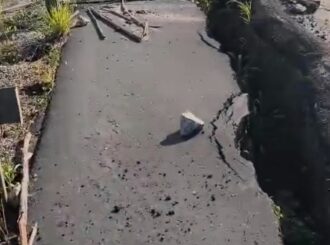 Motorista denuncia afundamento de parte da BR-174, em Mucajaí e cobra solução; veja vídeo