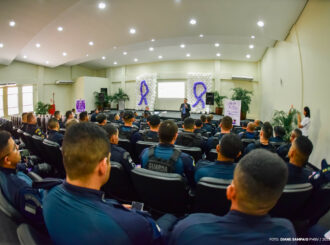 Guardas municipais de Boa Vista participam de conversa sobre responsabilidade masculina no enfrentamento à violência contra a mulher