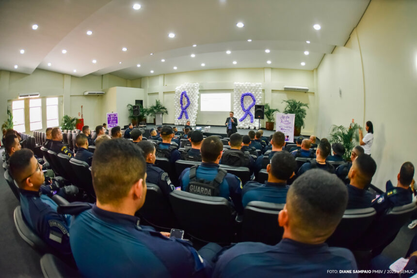 Guardas municipais de Boa Vista participam de conversa sobre responsabilidade masculina no enfrentamento à violência contra a mulher