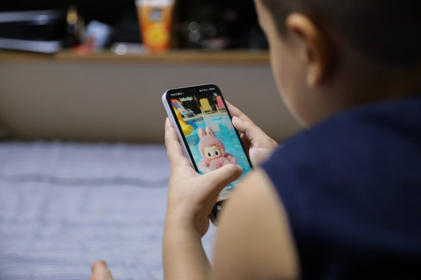 DPE de Roraima alerta para riscos da exposição de crianças e adolescentes nas redes sociais