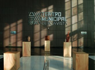 Teatro Municipal recebe exposição gratuita do Festival dos Povos da Floresta