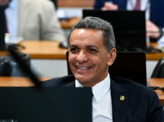 Comissão Especial da ALE-RR aprova nome do senador Mecias de Jesus após sabatina