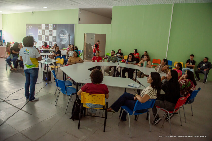 Servidores do Família Que Acolhe recebem capacitação sobre cuidados na primeira infância