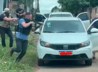 Homem é preso e adolescente é apreendido suspeitos de matar casal na frente de criança em Boa Vista