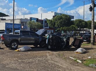 Duas pessoas morrem e outras duas ficam em estado grave em acidente na avenida Ville Roy