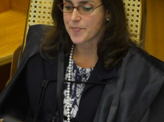 Ministra relatora vota pela manutenção da cassação de governador e vice de Roraima