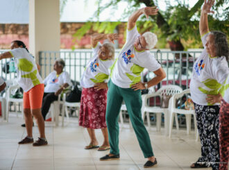 Alegria sem idade: grupo Cabelos de Prata transforma dança em bem-estar