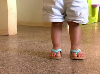 Castigos físicos ainda são usados na criação de crianças, revela pesquisa sobre primeira infância