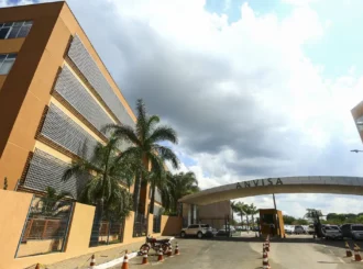 Anvisa proíbe duas substâncias utilizadas em produtos para unhas