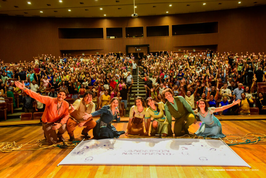 Mormaço 2025: ‘Cordel do Amor sem Fim’ emociona 4ª noite de espetáculos no Teatro Municipal