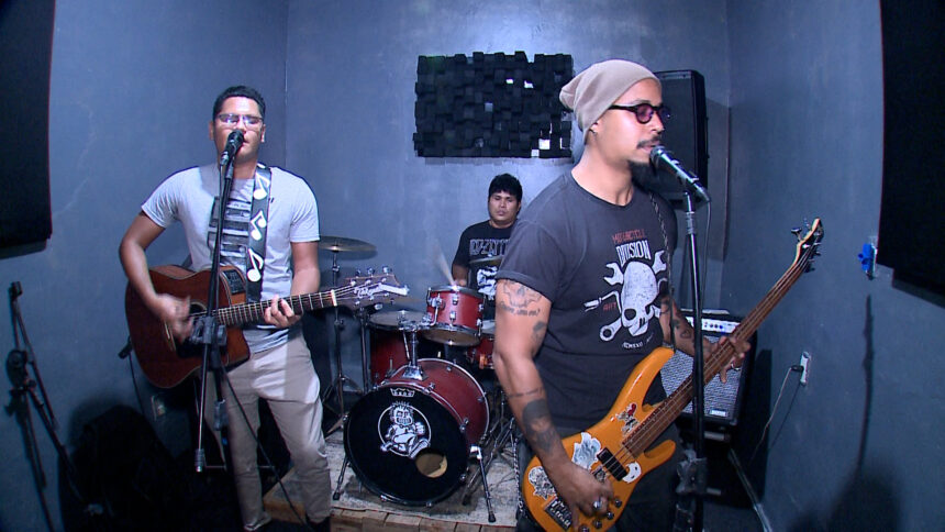 Artista local no Mormaço Cultural: Banda Phelps leva muito Pop Rock ao palco do festival