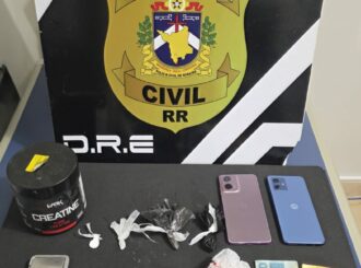 Mãe e filho são presos suspeitos de fazer delivery de drogas no bairro Cidade Satélite